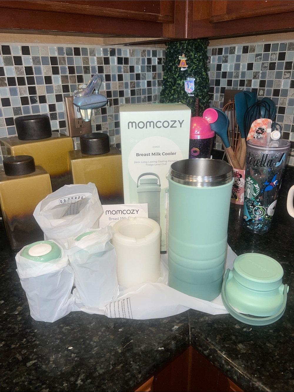 New Momcozy Green Breast Milk Cooler 22Oz